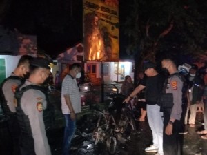 Sepeda Motor dan Sebuah Warung di Pajaresuk Ludes Terbakar