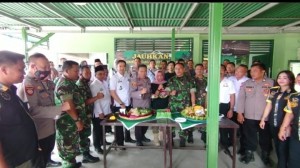 Peringatan HUT TNI Ke.77, Kapolsek, Camat, dan GMBI Beri Kejutan Koramil Pringsewu