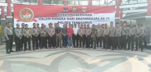 Perigati HUT Bhayangkara, Polres Tanggamus Gelar Bersih-Bersih Pantai