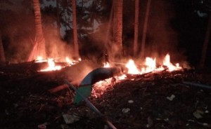 Delapan Unit Perahu Milik Nelayan  Terbakar Di Pantai Karta.