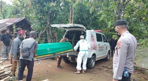 Polsek Pulau Panggung Olah TKP Temuan Mayat di Air Naningan