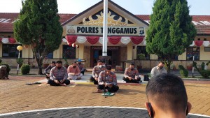 Polres Tanggamus Gelar Pembacaan Surah Yasin Sambil Berjemur.