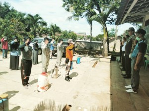 Pramuka Peduli Pringsewu Adakan Penyemprotan Disinfektan Massal