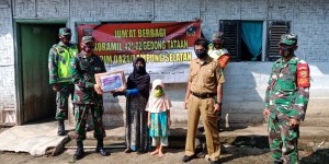 Jum'at Berbagi, Danramil 421-02/Gedong Tataan Berikan Paket Sembako