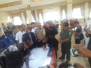 Dua Saksi Paslon Tidak Tandatangani Hasil Pleno KPUD Pesawaran