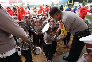 Puluhan Anak PAUD Anida Datangi Mapolres Pesawaran