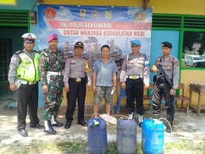 Bersama Marinir Polres Pesawaran Gelar Operasi Pekat