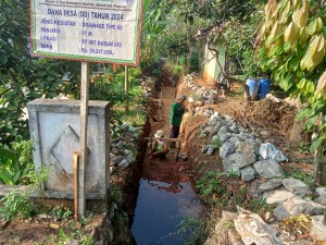 Pekon Bandung Baru Barat Realisasikan Dana Desa Bangun Drainase