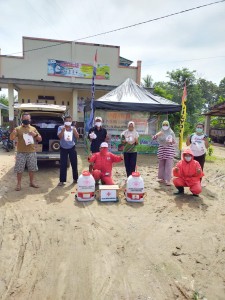 PMI Pringsewu Bagikan Masker Dan Sabun Di Pekon Waluyojati.