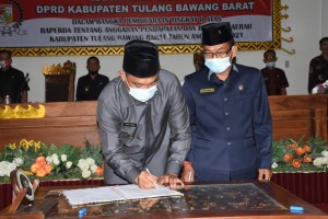 DPRD Tubaba Sahkan APBD TA.2021