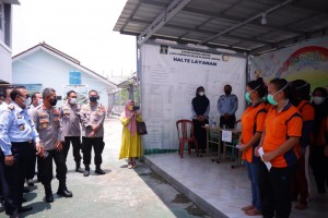Tinjau Vaksinasi di Lapas Perempuan, Wakapolda Lampung : Vaksinasi Langkah Pencegahan Yang Efektif.