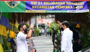 Presiden Jokowi Tinjau Pelaksanaan PPKM Mikro Di Kelurahan Rawasari.