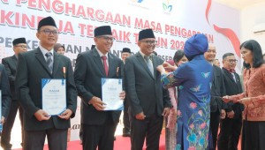 Rayakan HUT Ke–81 RI, PTPN I (Persero) Reg.7 Beri Penghargaan Karyawan