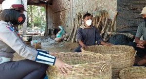 Belajar di Internet, Seorang Buruh di Tanggamus Hasilkan Uang Ditengah Pandemi