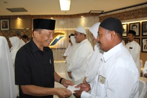 Direktur PTPN VII Lepas Calon Jemaah Haji
