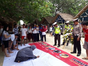 Ratusan Masyarakat Beri Dukungan Polri Berantas Terorisme