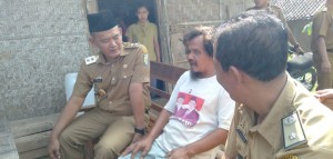 Wabup Pringsewu Tinjau Bedah Rumah Warga Pajaresuk