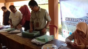 475 Warga Kelurahan Kuripan Tanggamus Terima Sertifikat Tanah