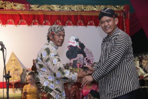 Hari Wayang Sedunia, Pemkab Pringsewu gelar wayang kulit semalam suntuk