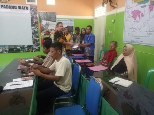 PTPN VII Padang Ratu, Serahkan Bantuan Lunak.