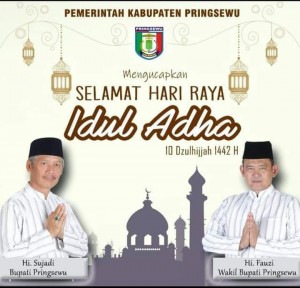 Bupati & Wabup Pringsewu Shalat Idul Adha Bersama Keluarga Di Rumah