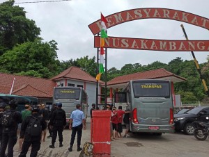 Kanwil Kemenkumham Lampung Pindahkan 19 Napi Kasus Narkoba Ke  Nusa Kambangan.