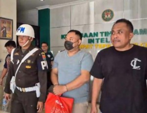 Sempat Buron, Tim Gabungan Kejaksaan Tangkap Mantan Kades Mada Jaya