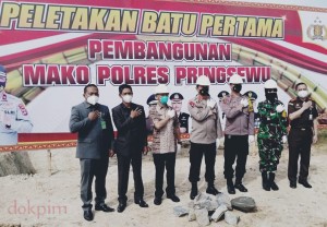 Kapolda Lampung Letakkan Batu Pertama Pembangunan Mapolres Pringsewu