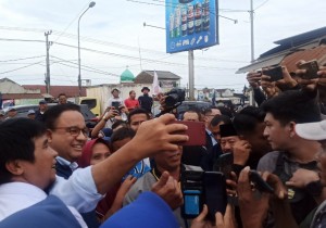Kunjungi Lampung, Anies Baswedan Disambut Ratusan Warga dan Relawan