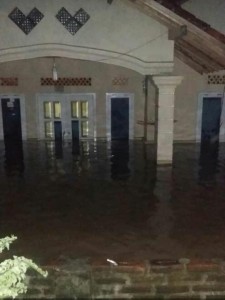 Hujan Dari Sore, Beberapa Wilayah di Pesawaran Terendam Banjir